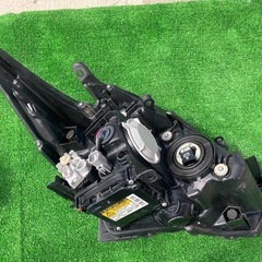 30プリウス 後期　ヘッドライトの画像