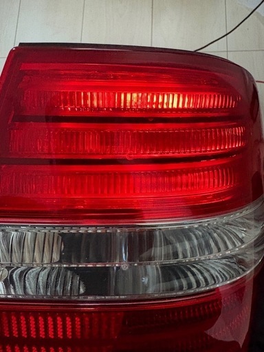 30セルシオ後期テールランプ (チワワ) 新羽島の車のパーツの中古