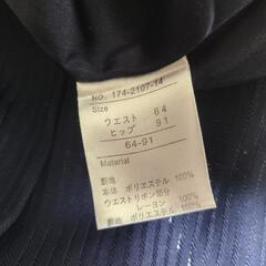 紺色　膝丈スカートの画像