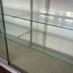 店舗什器 UACJ 片面前引きガラスショーケース 美品 無料 お引取り限定の画像