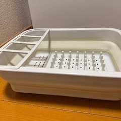 保管容器、小さな棚、皿乾燥機の画像