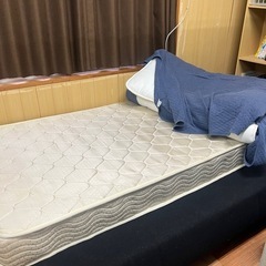 シングルベッド用のマットレスの画像