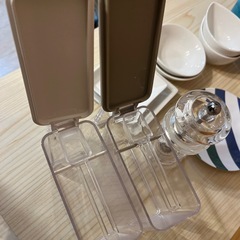 食器、調味料入れの画像