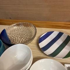 食器、調味料入れの画像