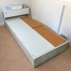 シングルサイズ　収納付きベッド+マットレスの画像
