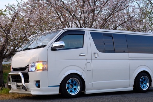 ハイエース15インチ　8j 送料込み　ばり溝