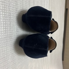 濃紺パンプスの画像