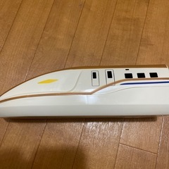 新幹線お弁当箱の画像