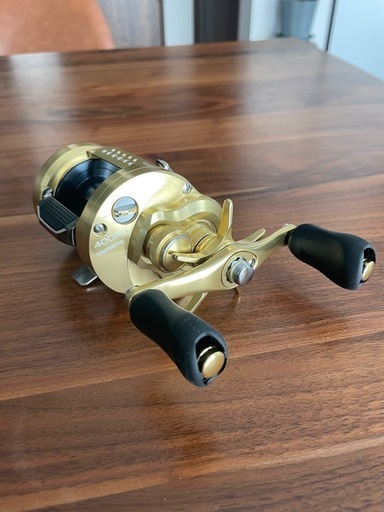 シマノカルカッタコンクエストMD 400XG　未使用 シマノ カルカッタ コンクエスト MD 400XGLH (リール) 価格比較 - 価格.com