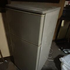 【最終案内】まだまだ使えるタンスなど差し上げます。の画像