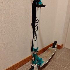 AVIGO（アヴィーゴ）　キックボード　スクーター　ブルーの画像