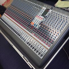 Behringer XL3200 ベリンガー 32チャンネル ほぼ新品 ミキサー Mixer Flight Case PULSE CASE ケース付き  高級オーダーケース 使用頻度激少の画像