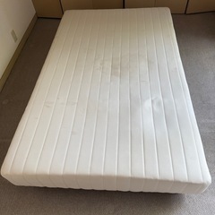 セミダブルベッドの画像
