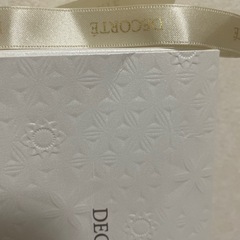 デコルテDECORTEのラッピングの画像