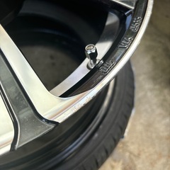 タイヤとホイールのセットの画像