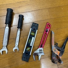 ⑥TONICHIトルクレンチ+モンキースパナ＋レベル+ストリッパー 現状渡し(中古)の画像