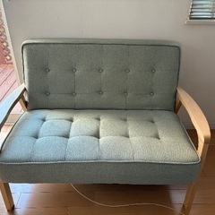 【ニトリ】天然木フレームのコンパクトソファ （2人掛け）の画像