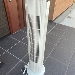 羽無し扇風機　タワーファン【アイリスオーヤマ】の画像