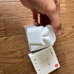 ワイヤレスイヤホンの画像