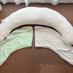 【差し上げます】授乳クッション カバー2種の画像