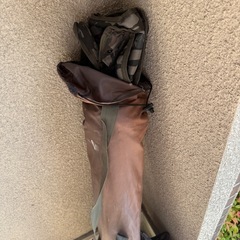 キャリーと折り畳み椅子の画像