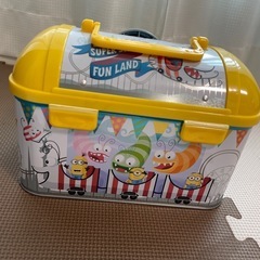 ミニオン お菓子 空き缶の画像