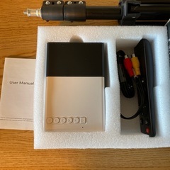 LED  プロジェクター　三脚の画像