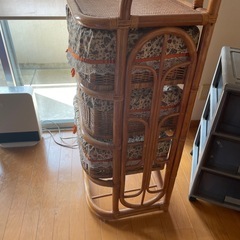 籐　ラタンチェスト　脱衣所の画像