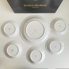 【美品/箱付き】Yves Saint Laurent/イヴ・サンローラン 皿セット〈大皿1＋小皿5・計6点〉YSL ロゴ 食器 テーブルウェアの画像