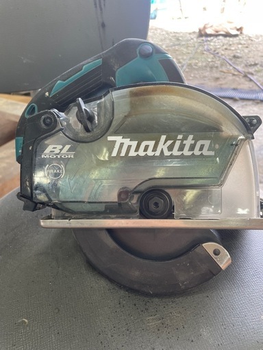 マキタ充電式チップソーカッタ　cs553d