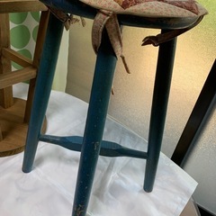 【お譲りする方決定しました】手作り木製椅子🪑2脚   古いものですが使い勝手多様の画像