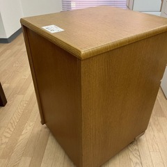 デスクキャビネットの画像