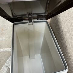 ゴミ箱　No.4017　ペダル付きペール　ホワイト/ブラウン　45L　【リサイクルショップどりーむ天保山】の画像