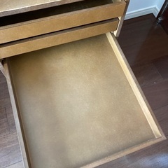 木製の飾り棚、シェルフの画像