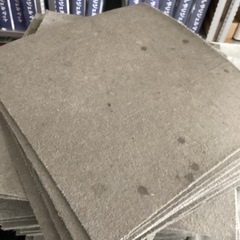 ¥500持って行き放題！中古タイルカーペットの画像