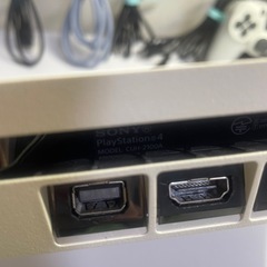 PS4　CUH-2100A の画像
