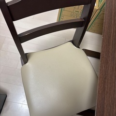 ニトリのダイニングテーブルセット　2人掛けの画像