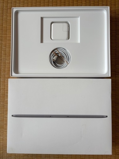 ノートパソコン macbook 12in 2017 0.92kg 8GB/256GB