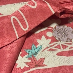お着物、ローズピンク系、紅葉や桜柄、秋冬服の画像