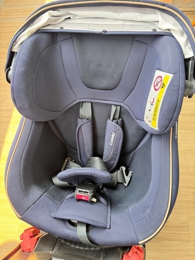 美品　Combi チャイルドシート ネイビー Combi チャイルドシート ネイビー (YILIN) 大阪のベビー用品