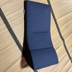 広がる座椅子の画像