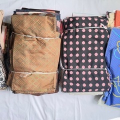 【美品/約70枚/7束/約47.5kg・引き取り限定】着物 まとめ売り 大量 セット 和装 和服 生地 古布 リメイク素材 はぎれ 反物系混在の画像
