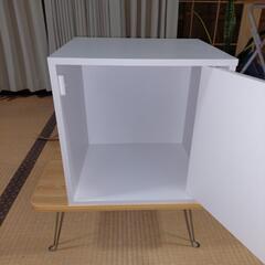 鍵付きカラーボックスの画像