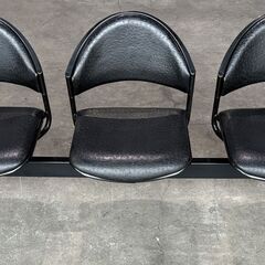 中古品　ロビーチェア　業務用チェア　ベンチ　椅子　背付き肘置き無し　３人掛け用の画像