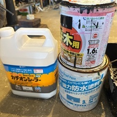 使い残しのペイント全て半分くらいあります。の画像