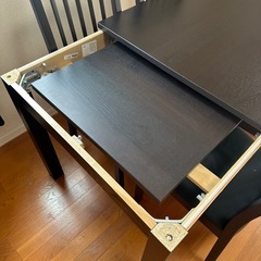 (お渡し先決定しました)IKEA 伸長式ダイニングテーブル イス 4つ セット(総額10万円相当)の画像