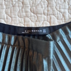 ZARA プリーツスカート　グリーンの画像