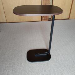 サイドテーブルの画像
