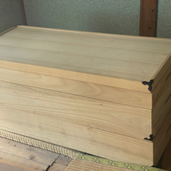 桐の衣装ケース　着物などの保管用の画像