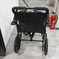 0821-043 折りたたみ式介護用椅子 黒の画像